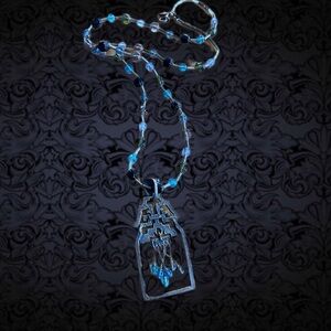 🖤2 for 10🖤 Chicos blue beaded necklace square pendant